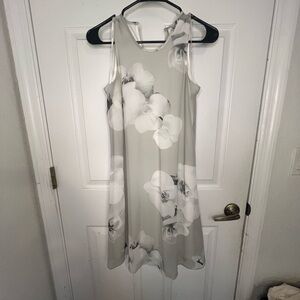 Calvin Klein Elegant Gray Floral Midi Dress